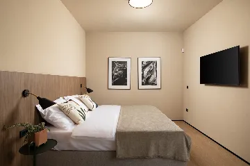 8-Bedroom Villa in Vodnjan for Up to 16 Guests