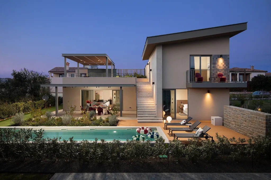8-Bedroom Villa in Vodnjan for Up to 16 Guests