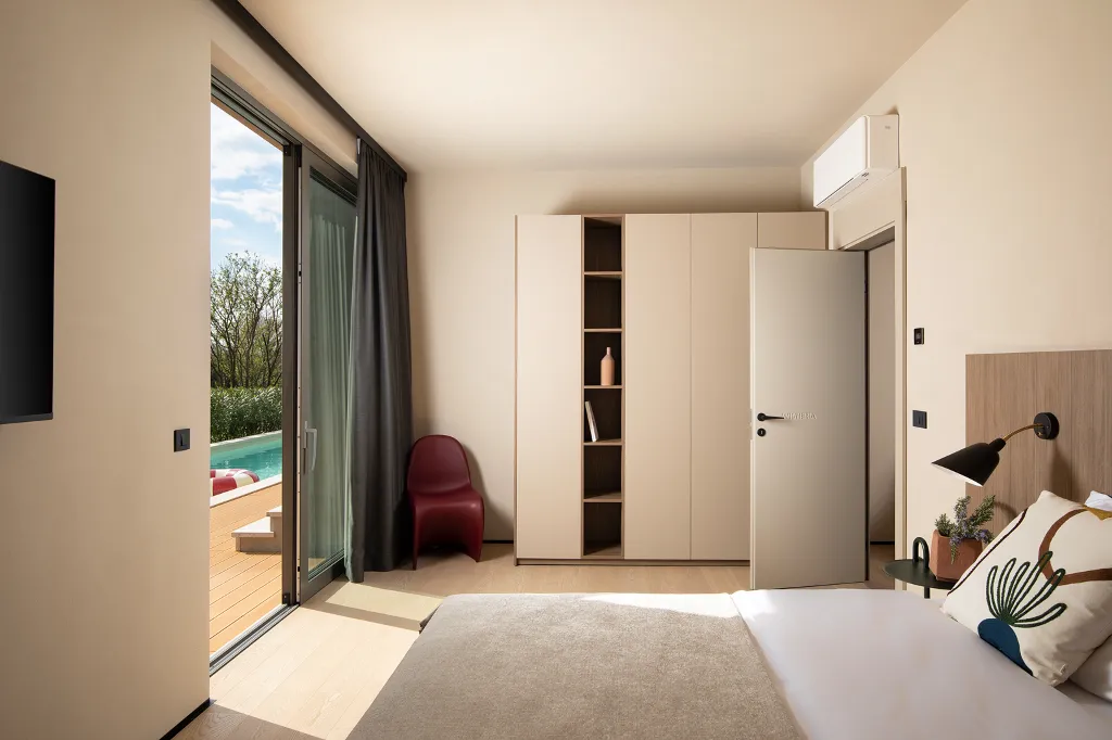 8-Bedroom Villa in Vodnjan for Up to 16 Guests