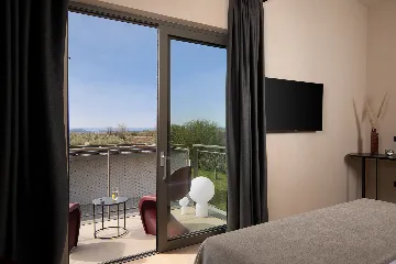 8-Bedroom Villa in Vodnjan for Up to 16 Guests