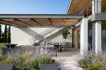 8-Bedroom Villa in Vodnjan for Up to 16 Guests