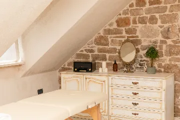 Modern Villa with Pool and Sauna in Gornji Humac