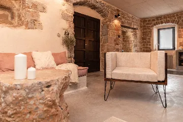 Modern Villa with Pool and Sauna in Gornji Humac