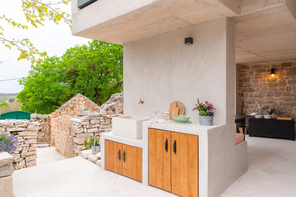 Modern Villa with Pool and Sauna in Gornji Humac