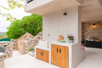 Modern Villa with Pool and Sauna in Gornji Humac