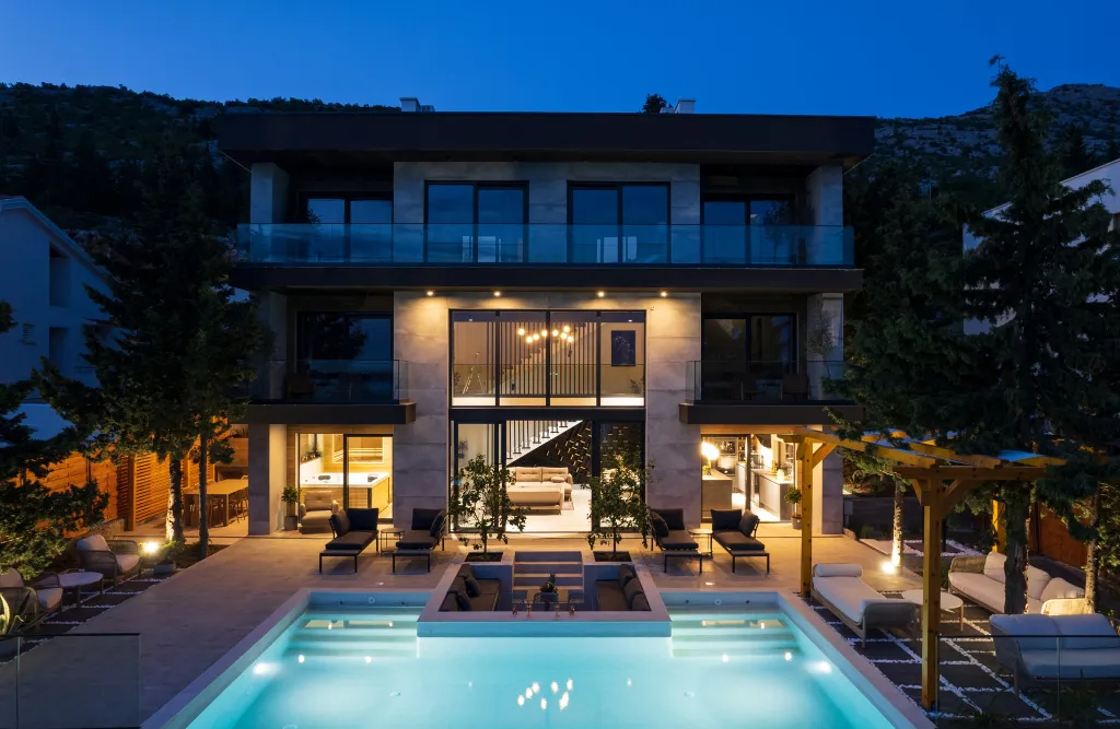 Contemporary Villa with Pool in Starigrad Paklenica