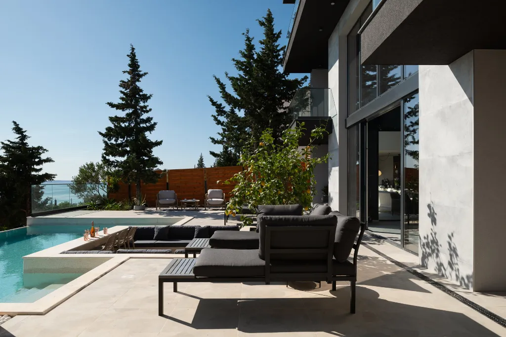 Contemporary Villa with Pool in Starigrad Paklenica