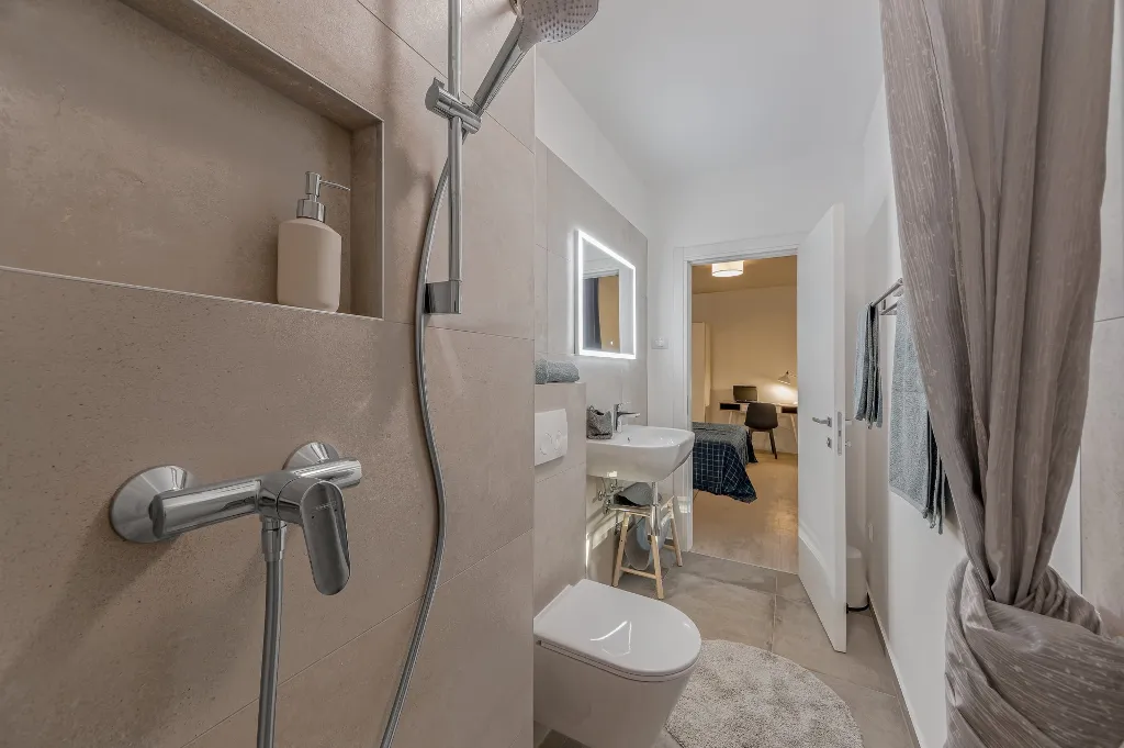 Contemporary Villa Retreat with Pool in Ližnjan