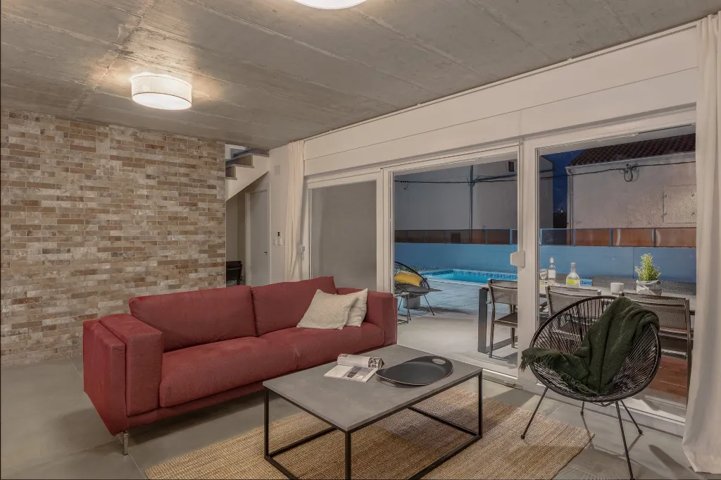Contemporary Villa Retreat with Pool in Ližnjan