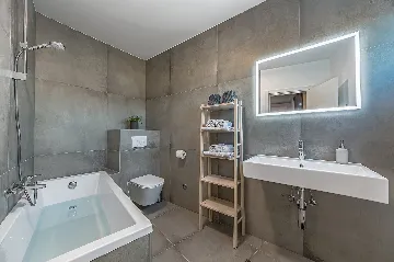 Contemporary Villa Retreat with Pool in Ližnjan