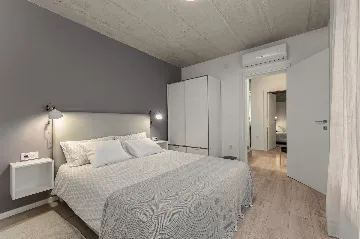 Contemporary Villa Retreat with Pool in Ližnjan