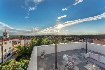 Contemporary Villa Retreat with Pool in Ližnjan