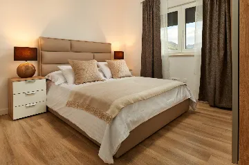 Modern 6-Bedroom Villa with Pool, Dugi Rat