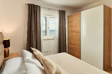 Modern 6-Bedroom Villa with Pool, Dugi Rat