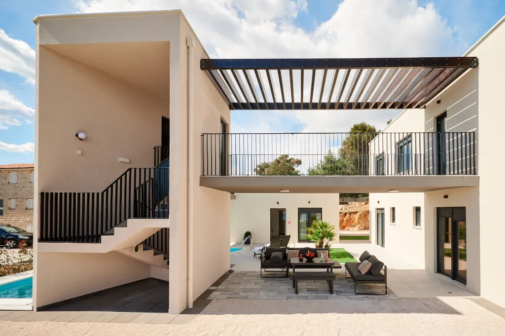 Modern 6-Bedroom Villa with Pool, Dugi Rat
