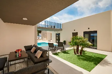 Modern 6-Bedroom Villa with Pool, Dugi Rat