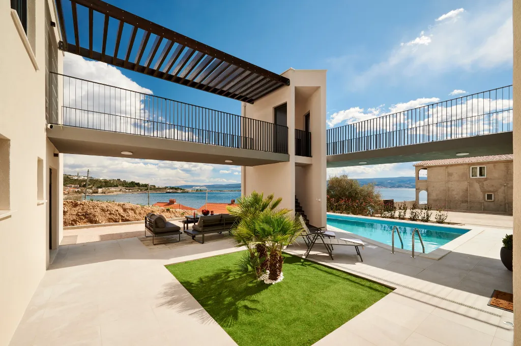 Modern 6-Bedroom Villa with Pool, Dugi Rat