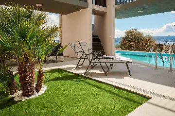 Modern 6-Bedroom Villa with Pool, Dugi Rat