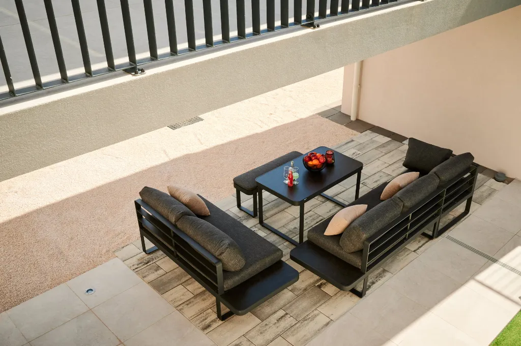 Modern 6-Bedroom Villa with Pool, Dugi Rat