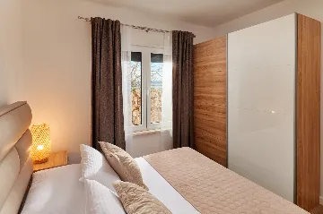 Modern 6-Bedroom Villa with Pool, Dugi Rat