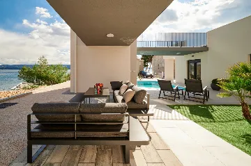Modern 6-Bedroom Villa with Pool, Dugi Rat