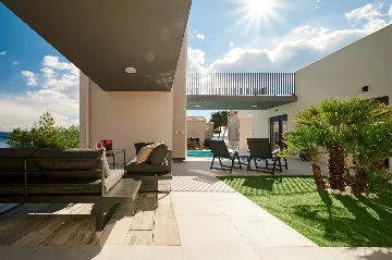 Modern 6-Bedroom Villa with Pool, Dugi Rat