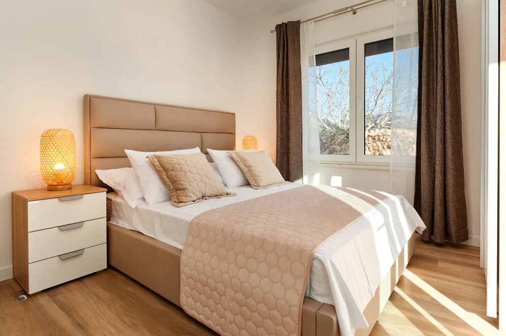 Modern 6-Bedroom Villa with Pool, Dugi Rat