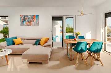 Modern 6-Bedroom Villa with Pool, Dugi Rat