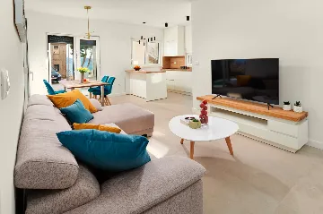 Modern 6-Bedroom Villa with Pool, Dugi Rat