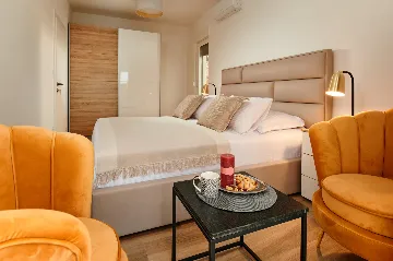 Modern 6-Bedroom Villa with Pool, Dugi Rat