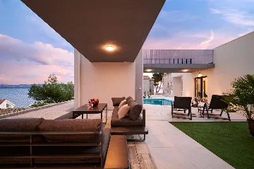 Modern 6-Bedroom Villa with Pool, Dugi Rat