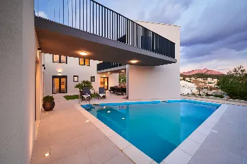 Modern 6-Bedroom Villa with Pool, Dugi Rat