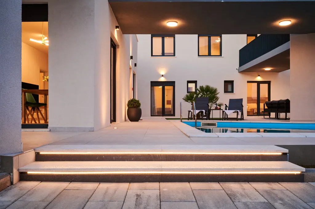 Modern 6-Bedroom Villa with Pool, Dugi Rat