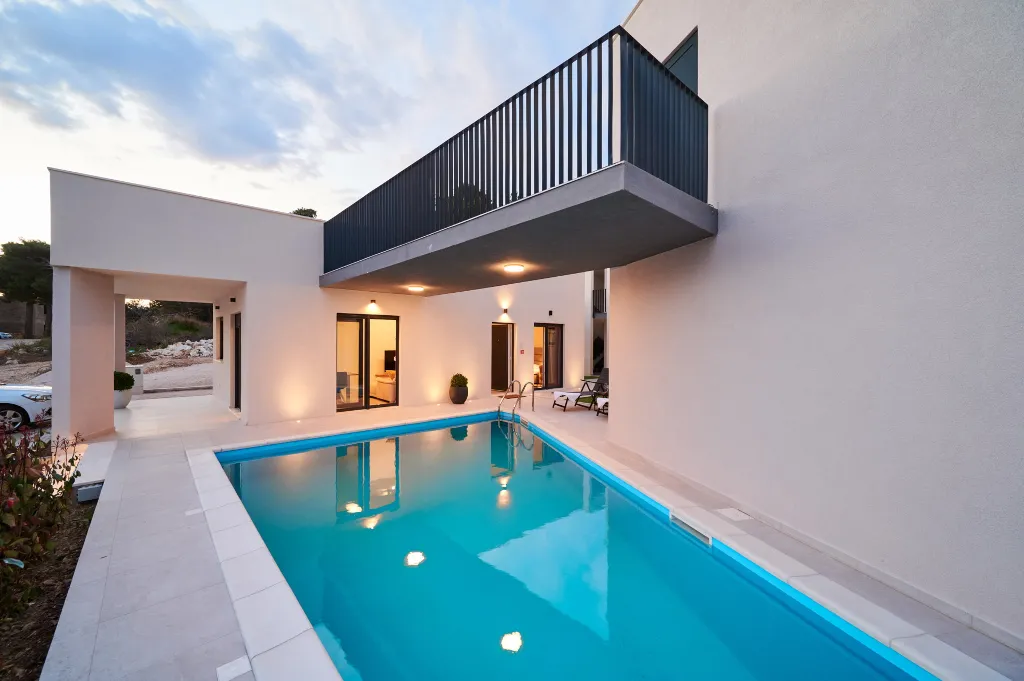 Modern 6-Bedroom Villa with Pool, Dugi Rat