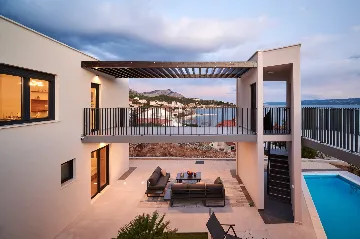 Modern 6-Bedroom Villa with Pool, Dugi Rat