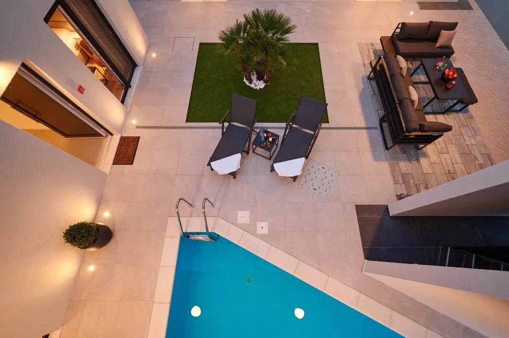 Modern 6-Bedroom Villa with Pool, Dugi Rat