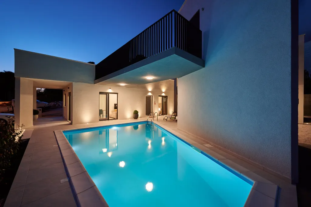 Modern 6-Bedroom Villa with Pool, Dugi Rat