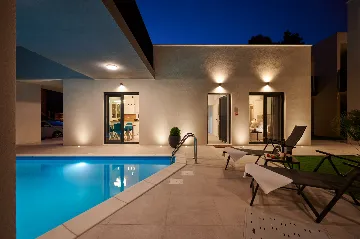 Modern 6-Bedroom Villa with Pool, Dugi Rat