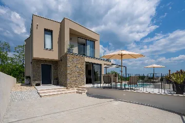 Modern Family Villa with Pool in Grožnjan