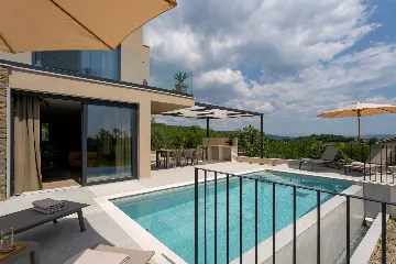 Modern Family Villa with Pool in Grožnjan
