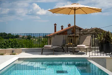Modern Family Villa with Pool in Grožnjan