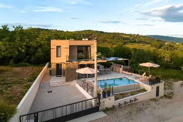 Modern Family Villa with Pool in Grožnjan