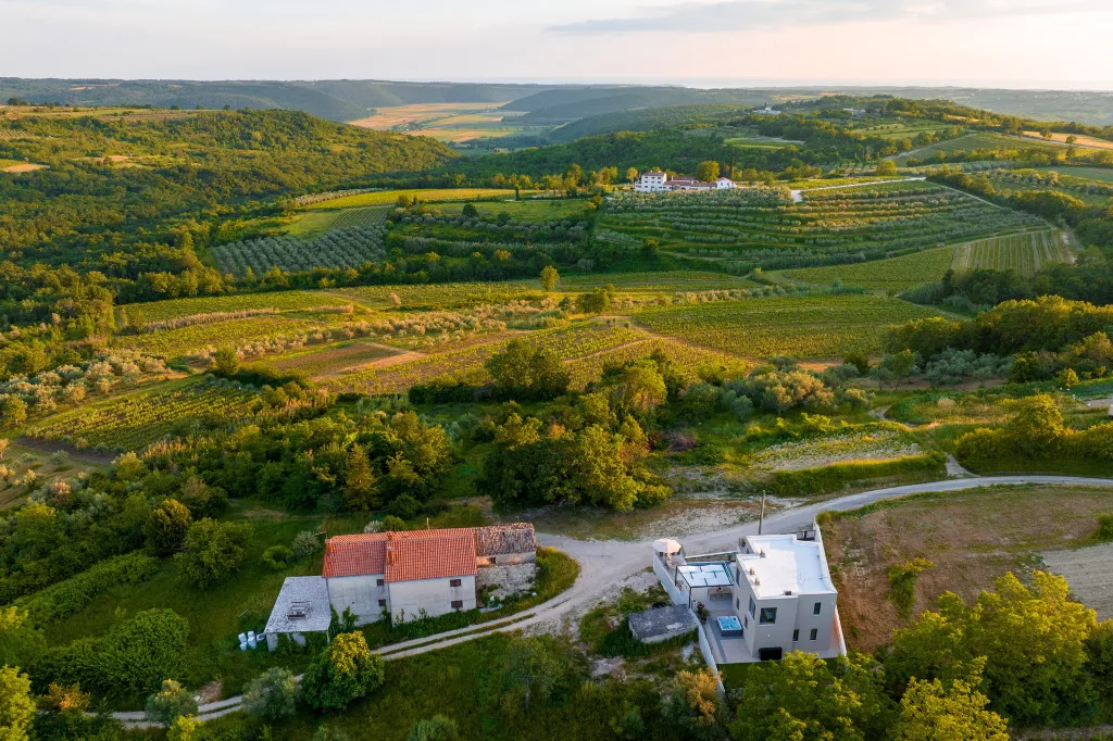 Modern Family Villa with Pool in Grožnjan