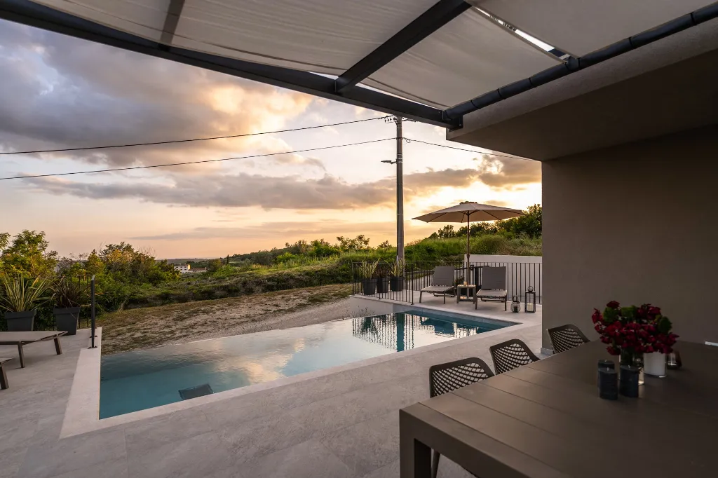 Modern Family Villa with Pool in Grožnjan