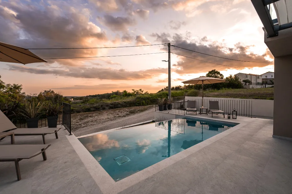 Modern Family Villa with Pool in Grožnjan