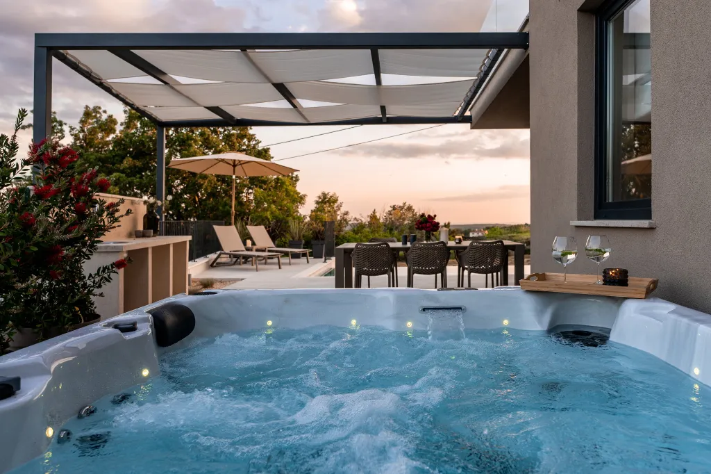 Modern Family Villa with Pool in Grožnjan