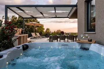 Modern Family Villa with Pool in Grožnjan