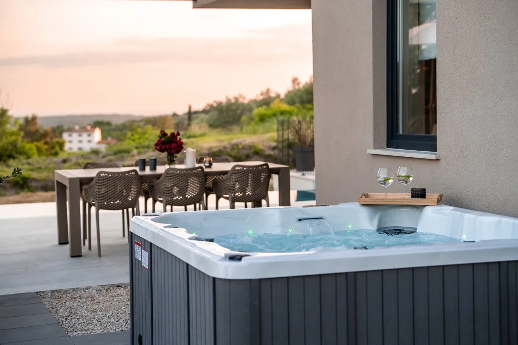 Modern Family Villa with Pool in Grožnjan