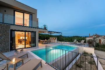 Modern Family Villa with Pool in Grožnjan