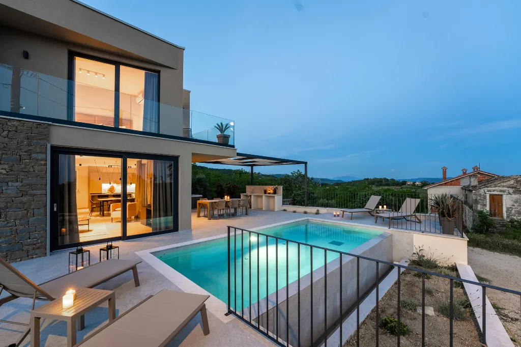 Modern Family Villa with Pool in Grožnjan